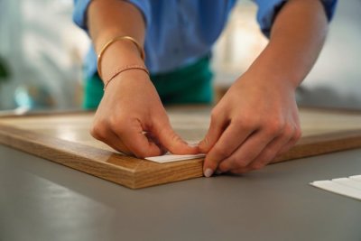 KALIA paper - tesa_77720_77721_77722_77723_16x9_step_3_of_9_model_ap.jpg