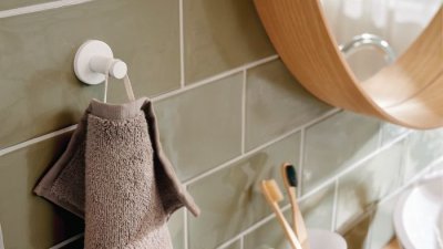 KALIA paper - tesa_Moon_White_Towel_Hook_40573_ap.jpg